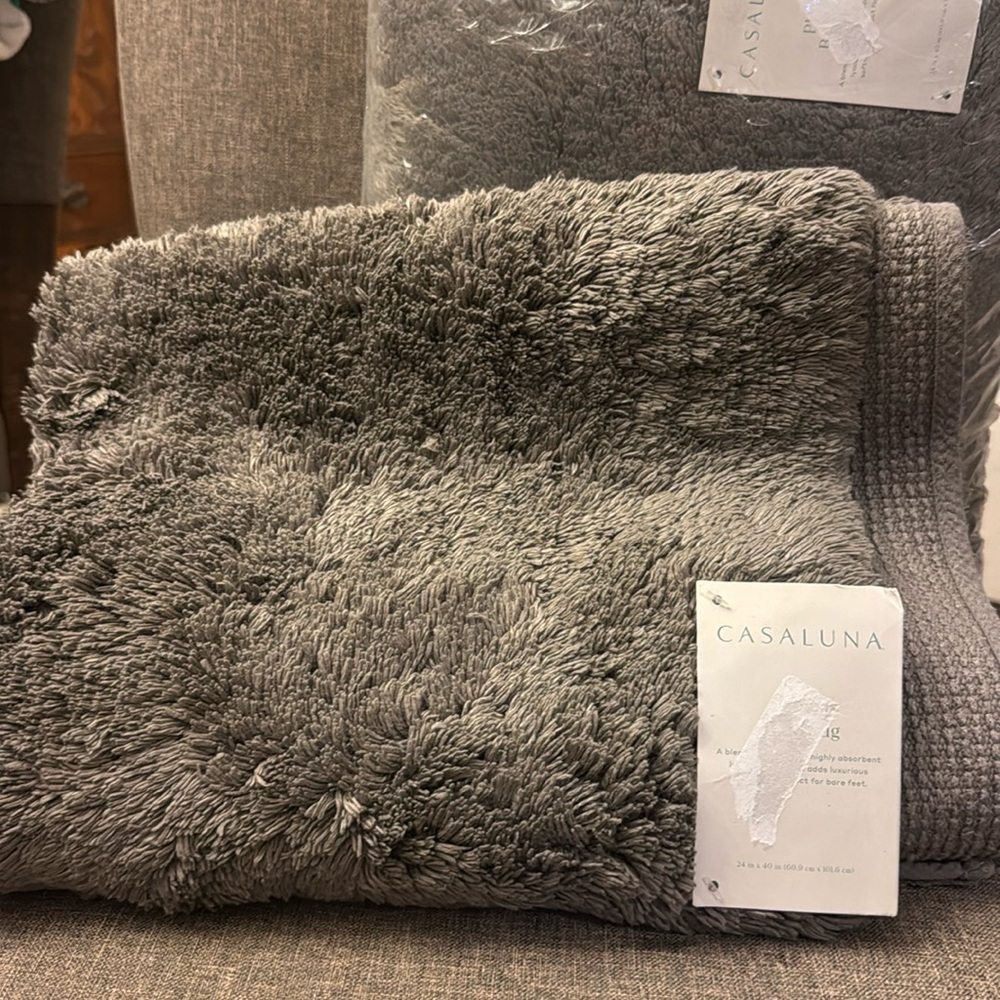 New Casaluna bath rug 24inx40in
